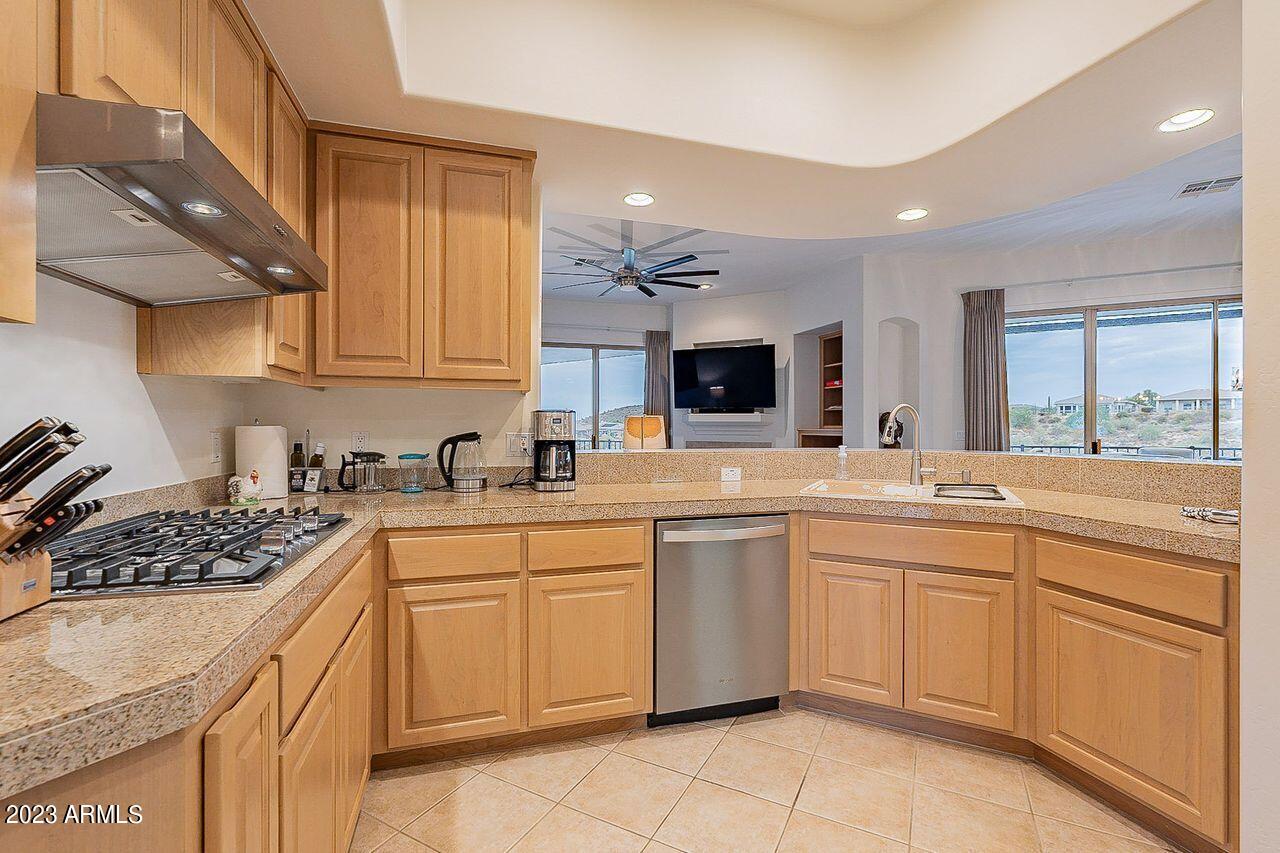 14850 E GRANDVIEW Drive 242
