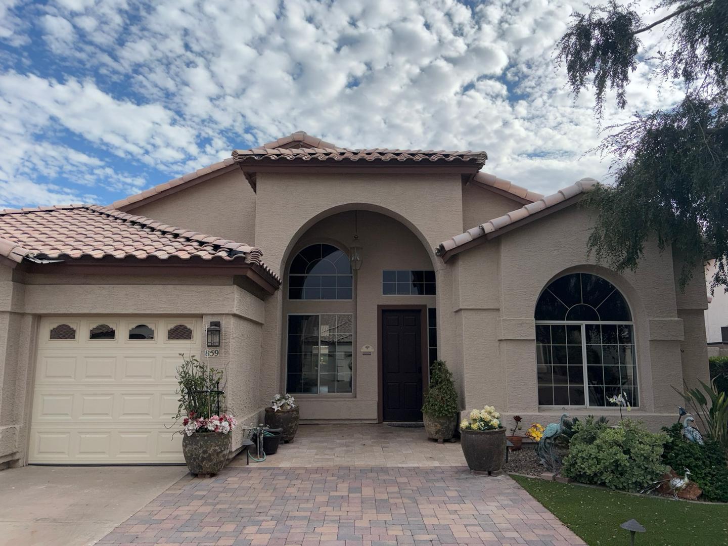 859 W Rawhide Avenue