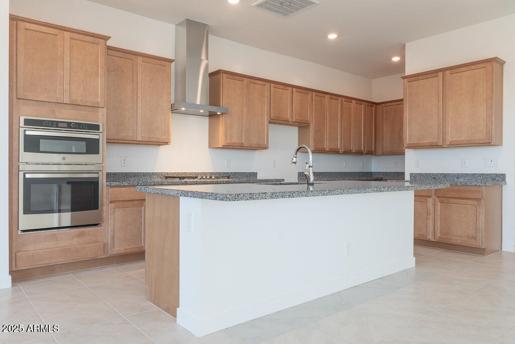 1272 E PENEDES Drive