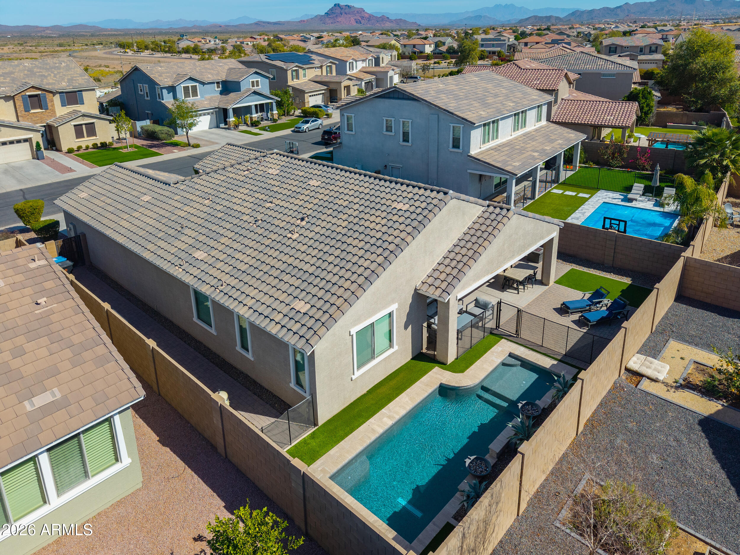 2853 E VIRGINIA Street