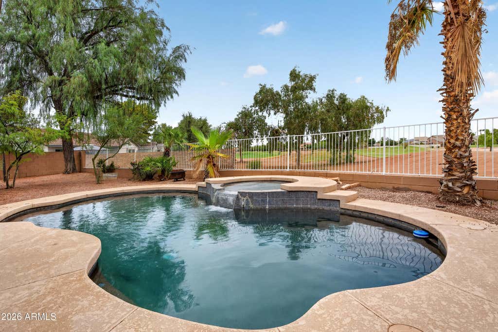 Photo of 984 S Western Skies Drive, Gilbert, AZ 85296 (MLS # 7056105)