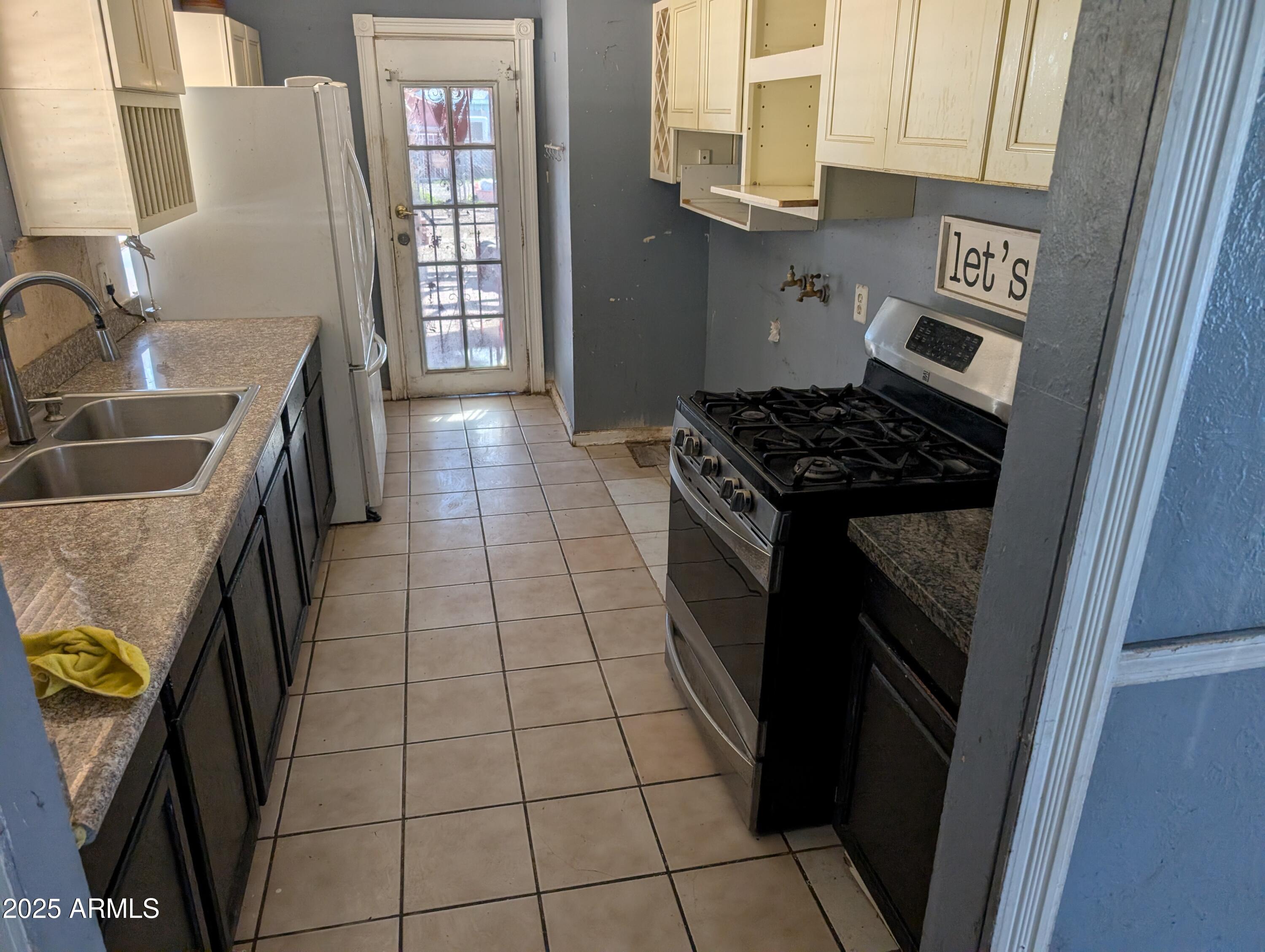 2915 W PIERCE Street