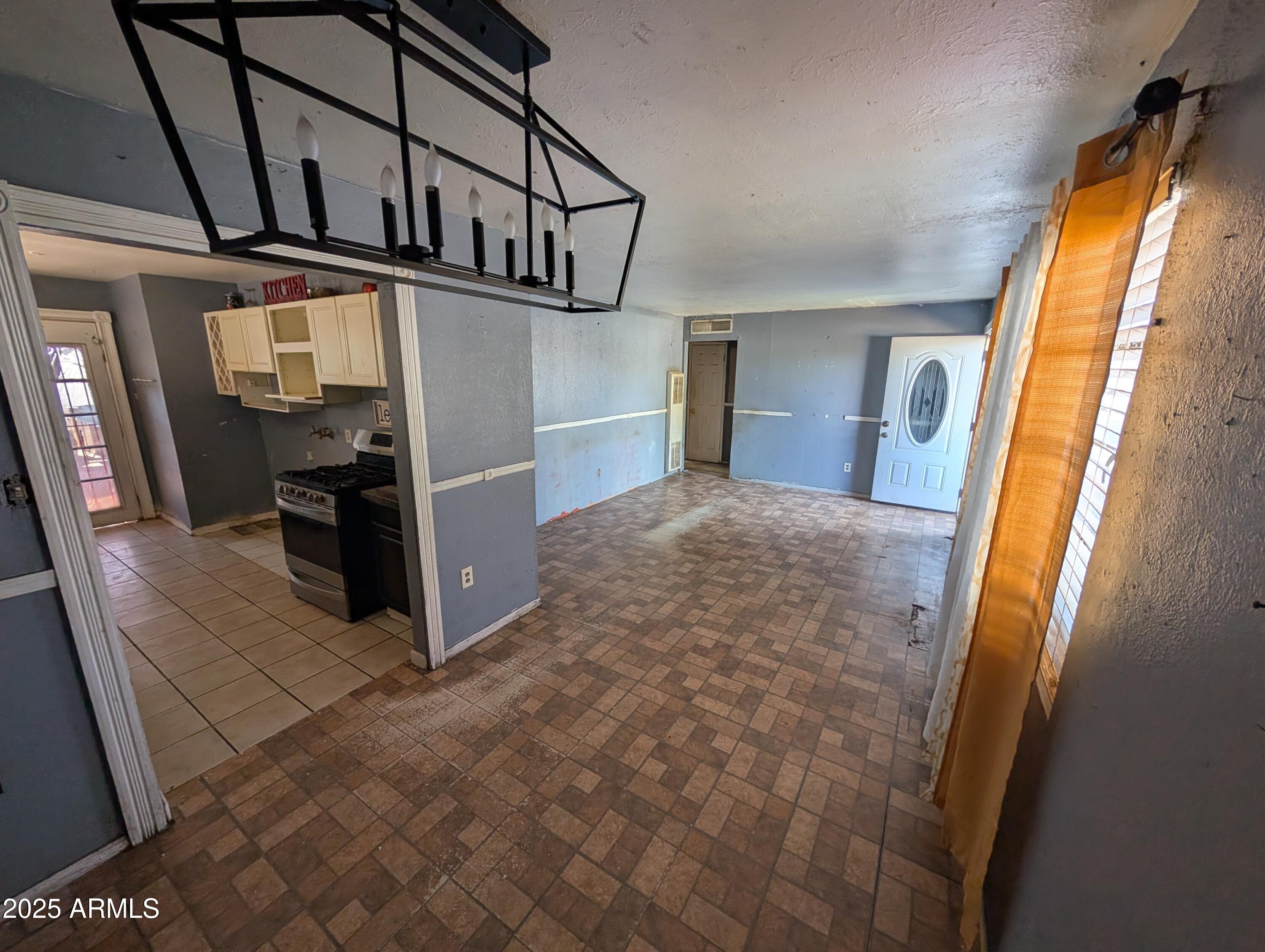 2915 W PIERCE Street