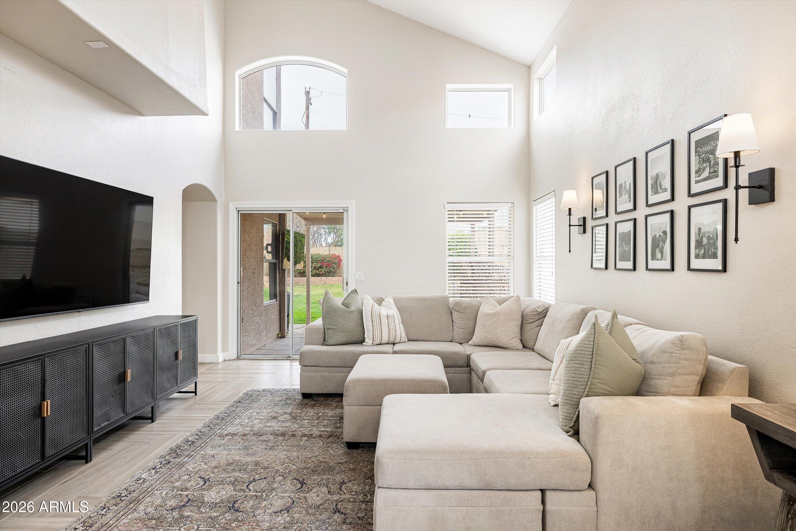 4758 E CHARLESTON Avenue