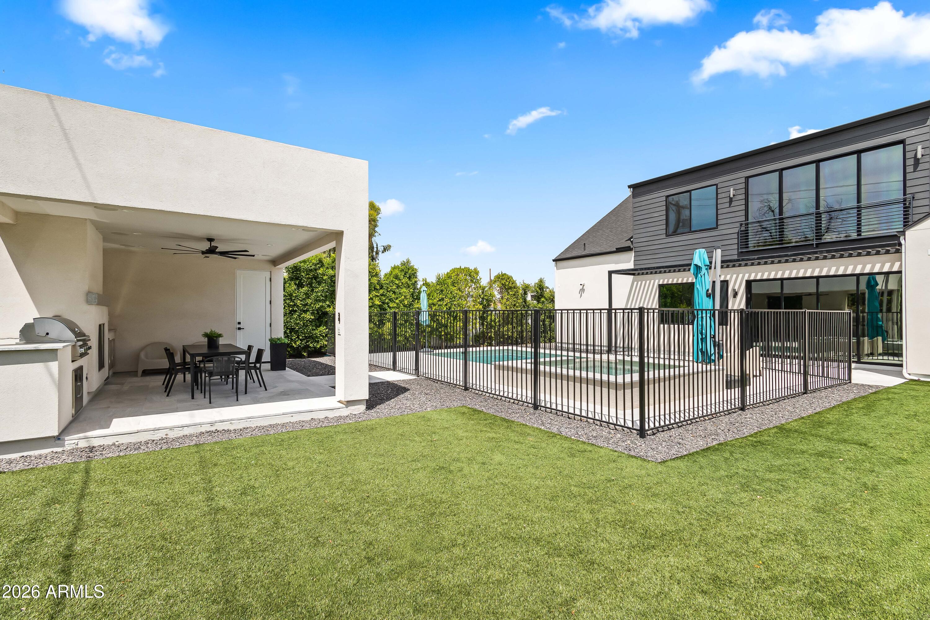 VOYLES TR - Residential