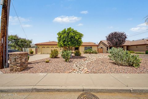 Property photo of 802 E Roberts Road, Phoenix, AZ 85022