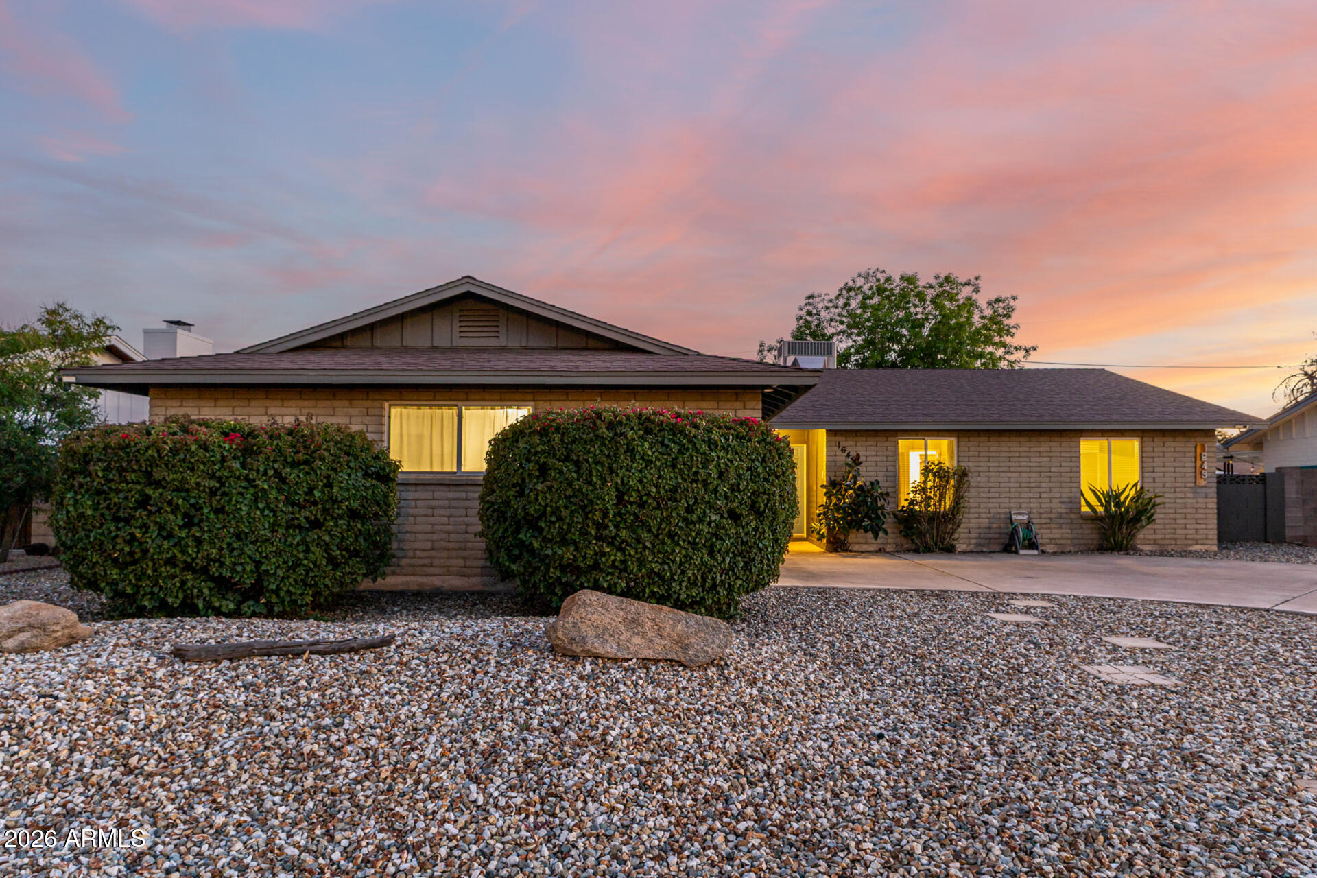 1649 W ROYAL PALM Road