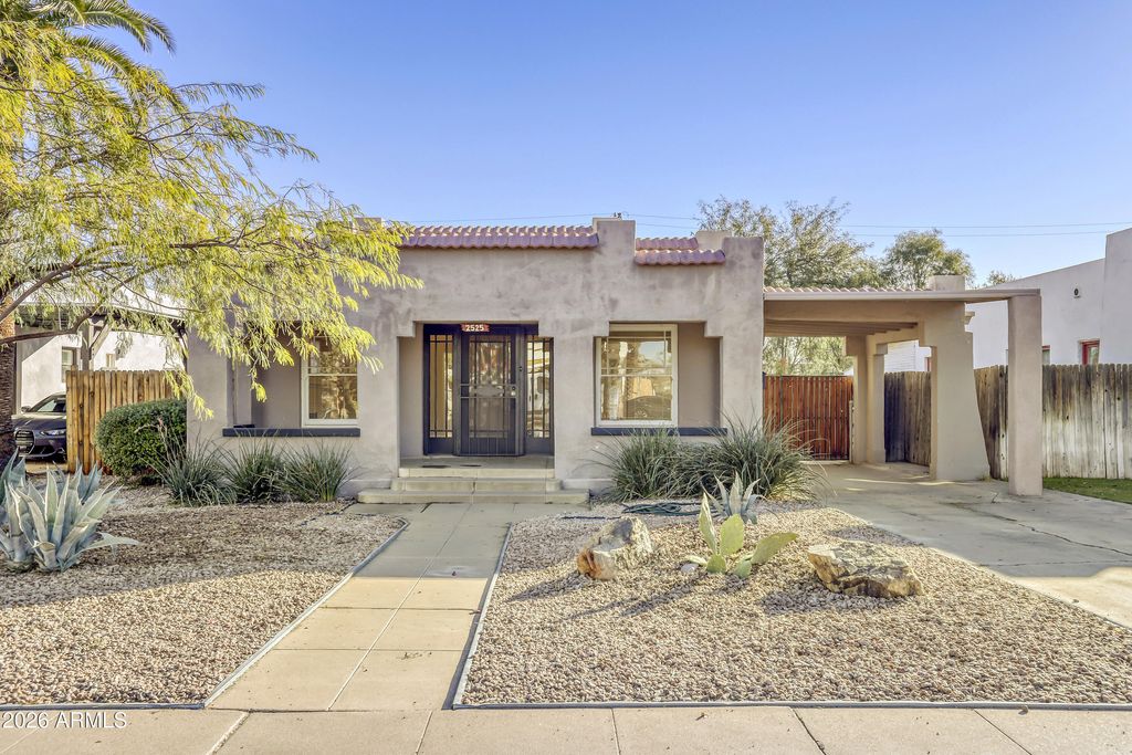 Photo of 2525 N 10th Street, Phoenix, AZ 85006 (MLS # 6974150)