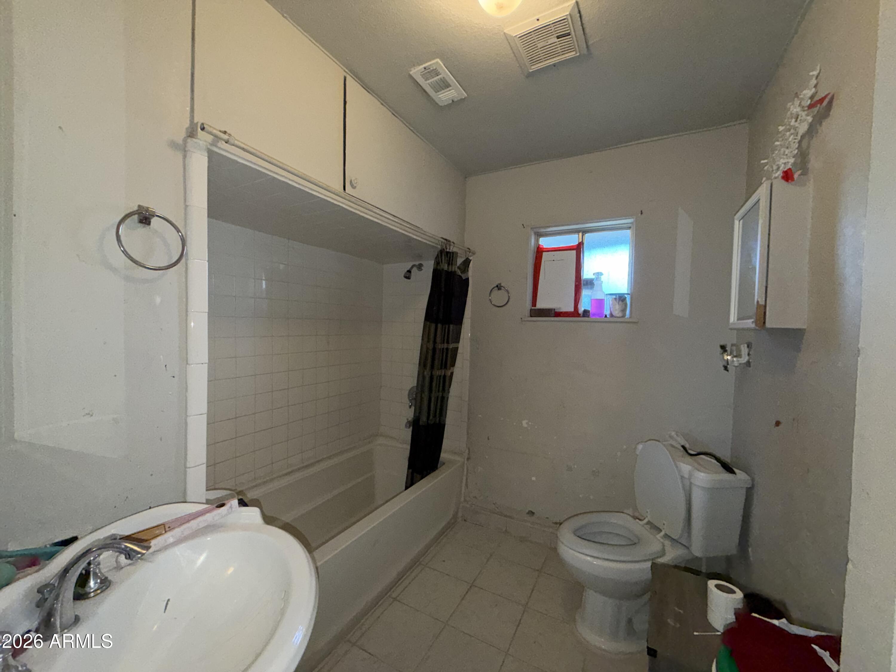 6019 W ORANGEWOOD Avenue