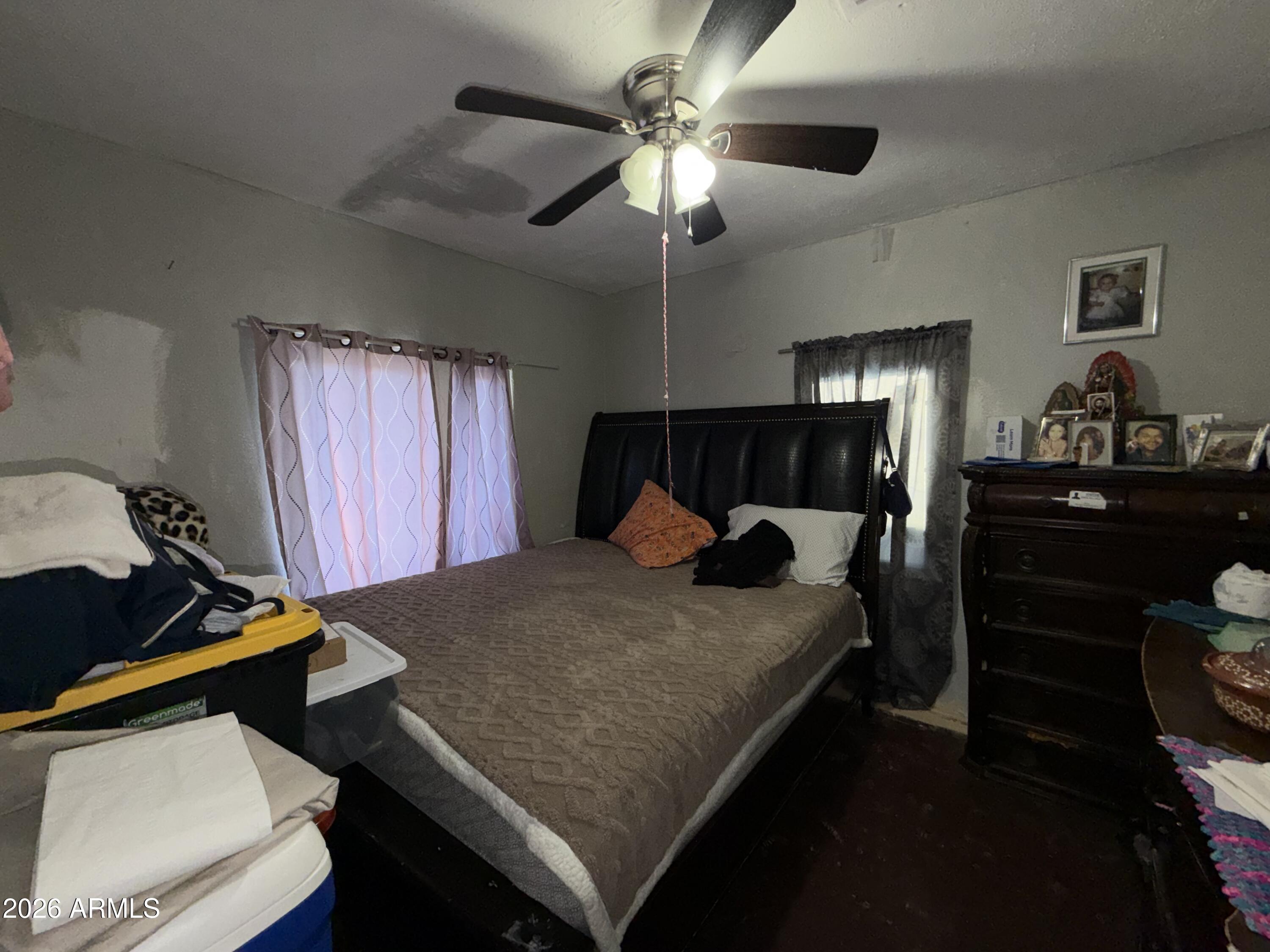 6019 W ORANGEWOOD Avenue