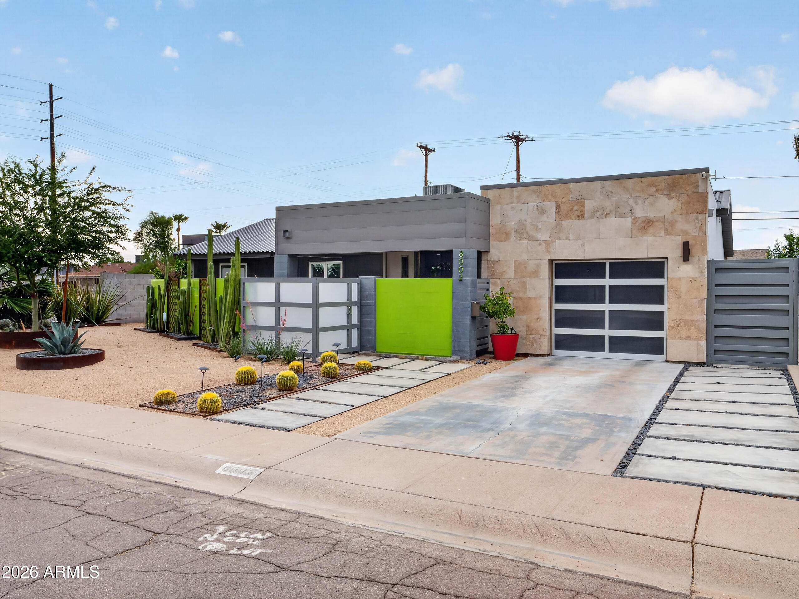 8002 E HUBBELL Street