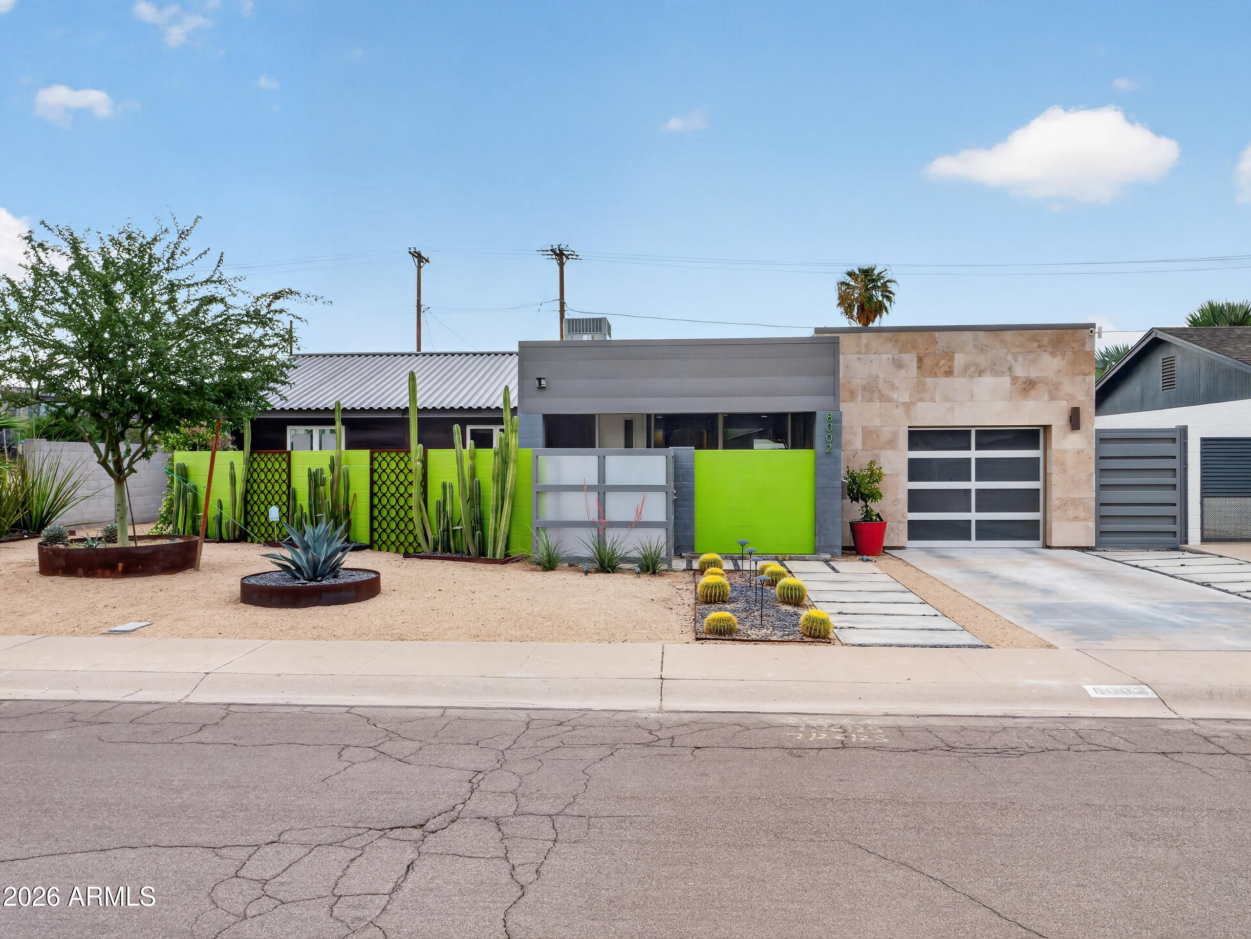 8002 E HUBBELL Street