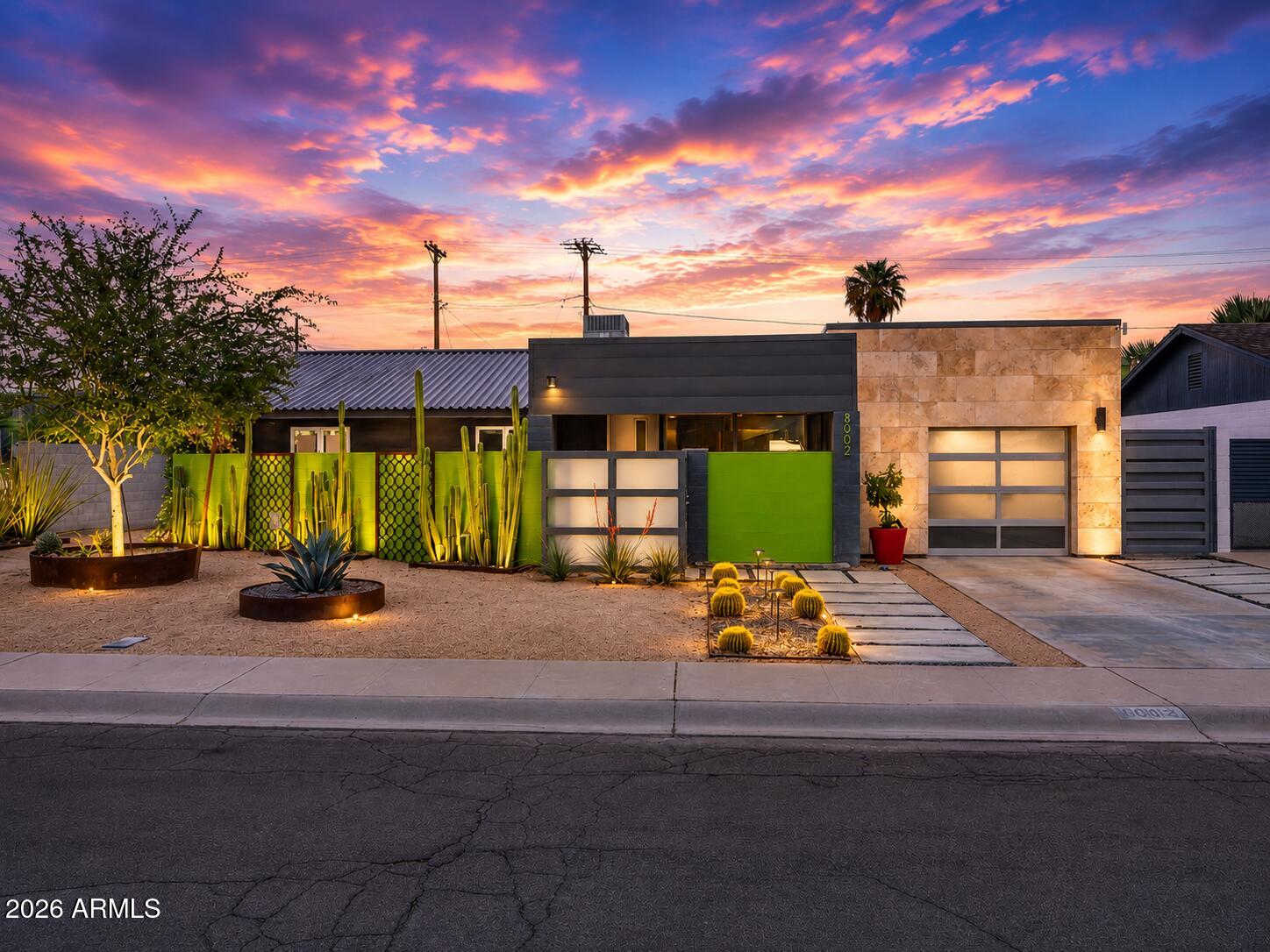 8002 E HUBBELL Street