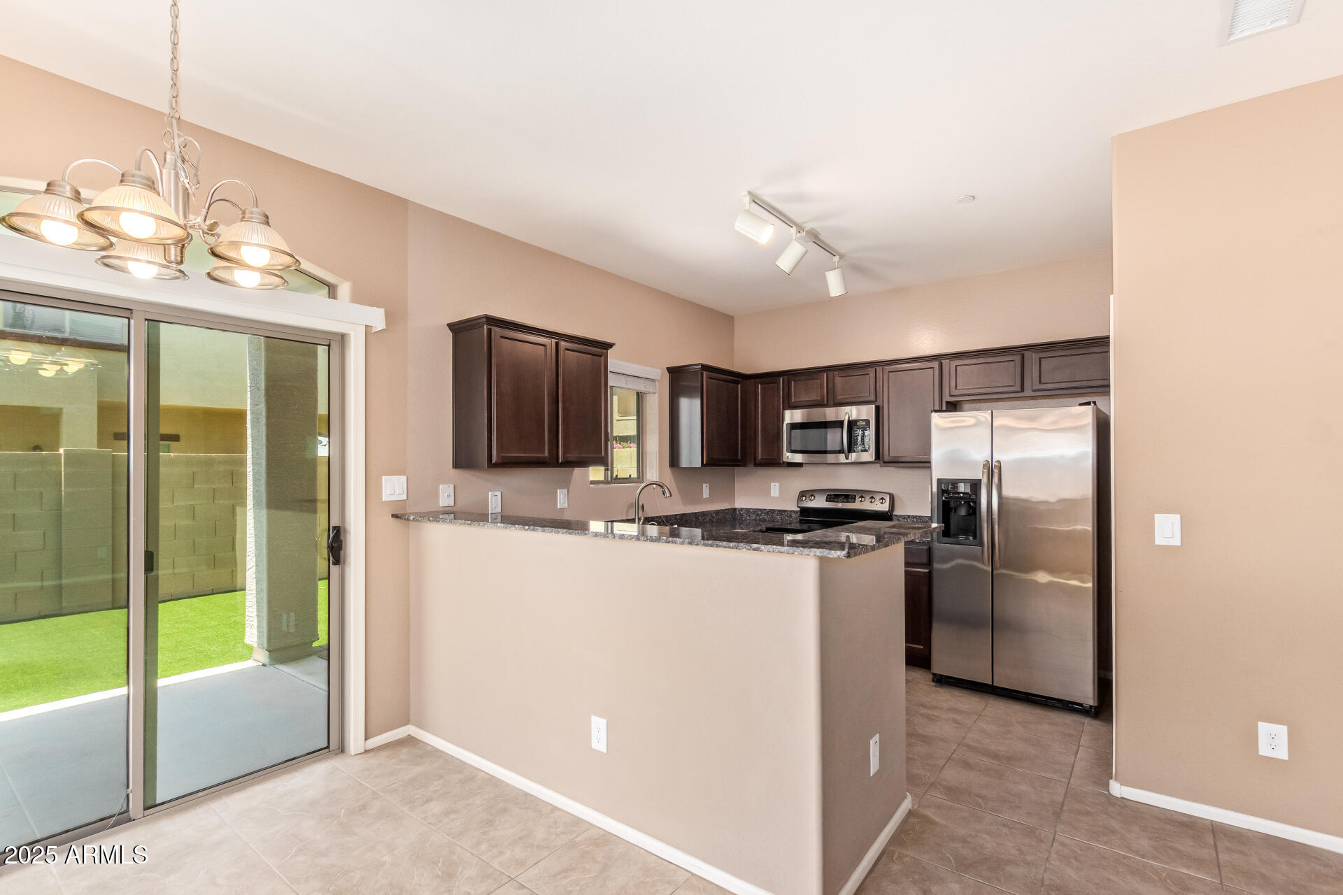 Homes 4 2725 E MINE CREEK Road 1149