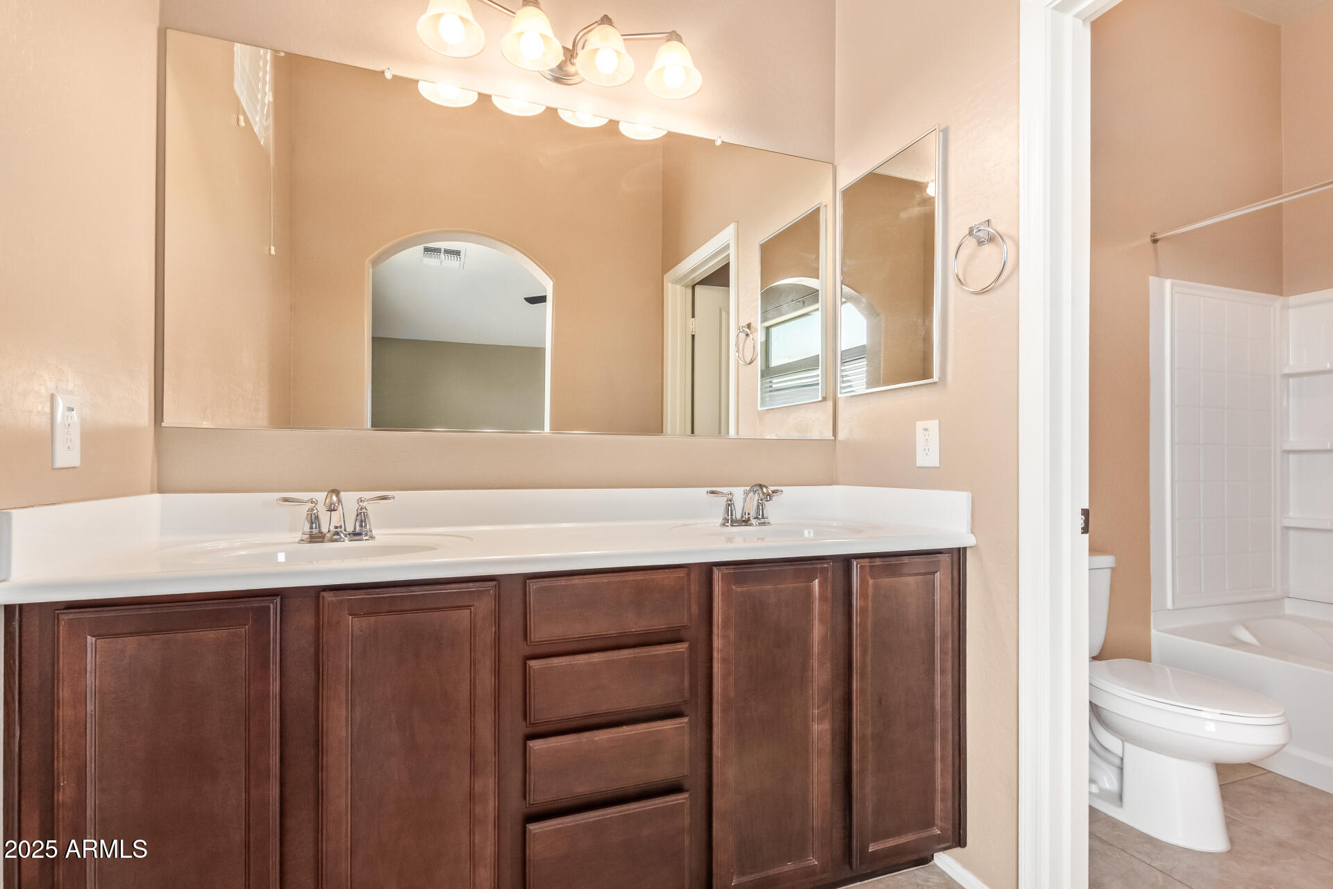 Homes 3 2725 E MINE CREEK Road 1149