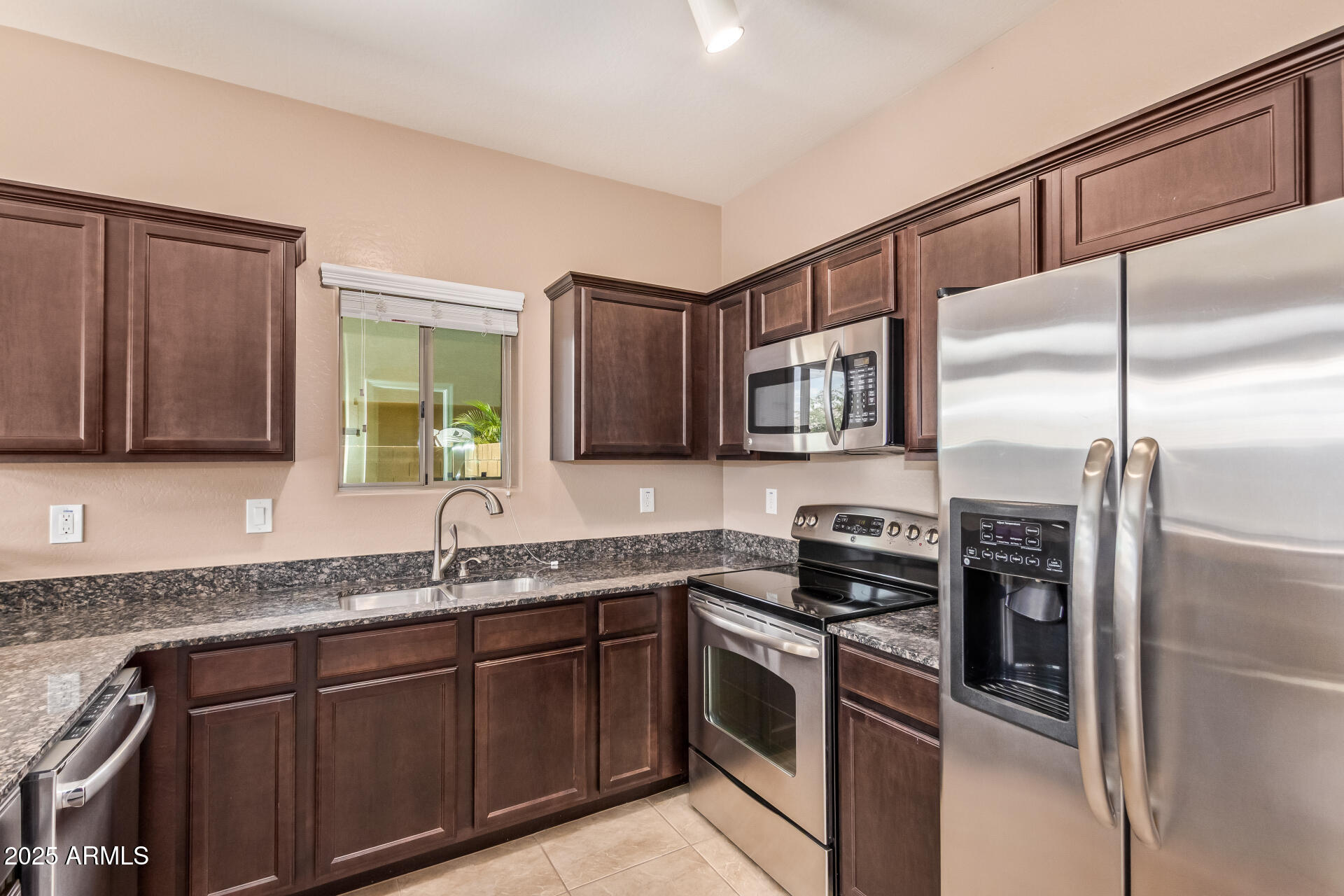 Homes 1 2725 E MINE CREEK Road 1149