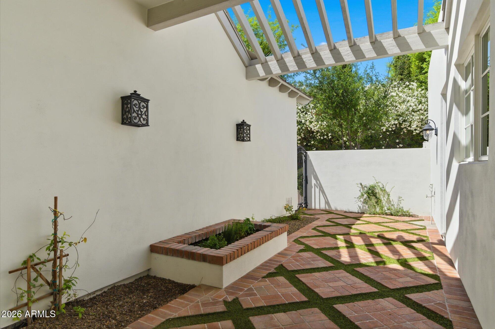 metes & bounds - Residential