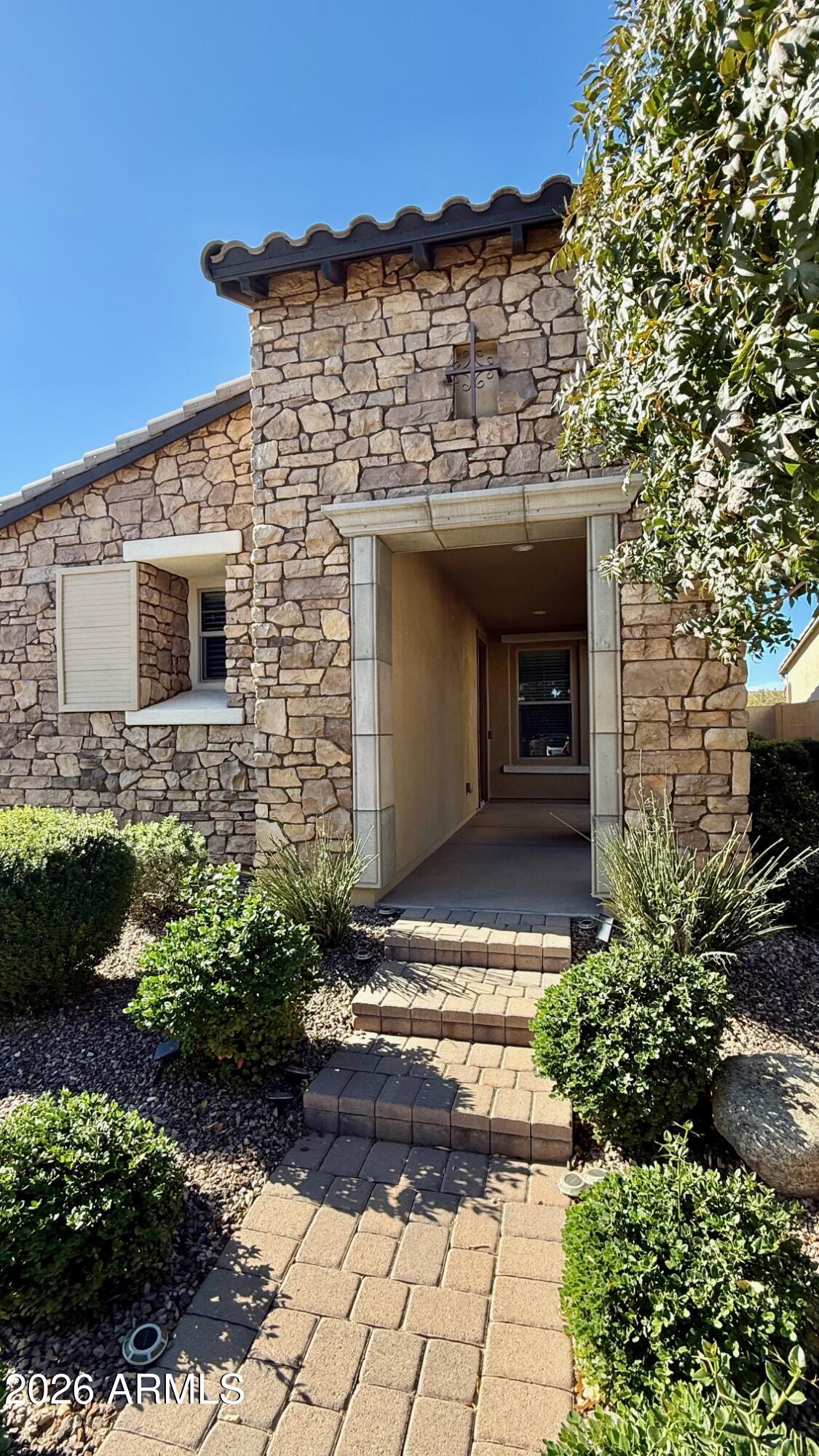 5706 S WINCHESTER --