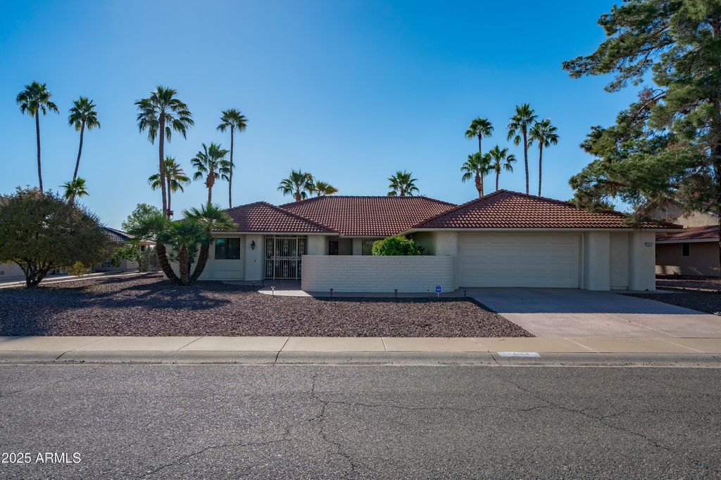 Photo of 13423 W Gable Hill Drive, Sun City West, AZ 85375 (MLS # 6960079)