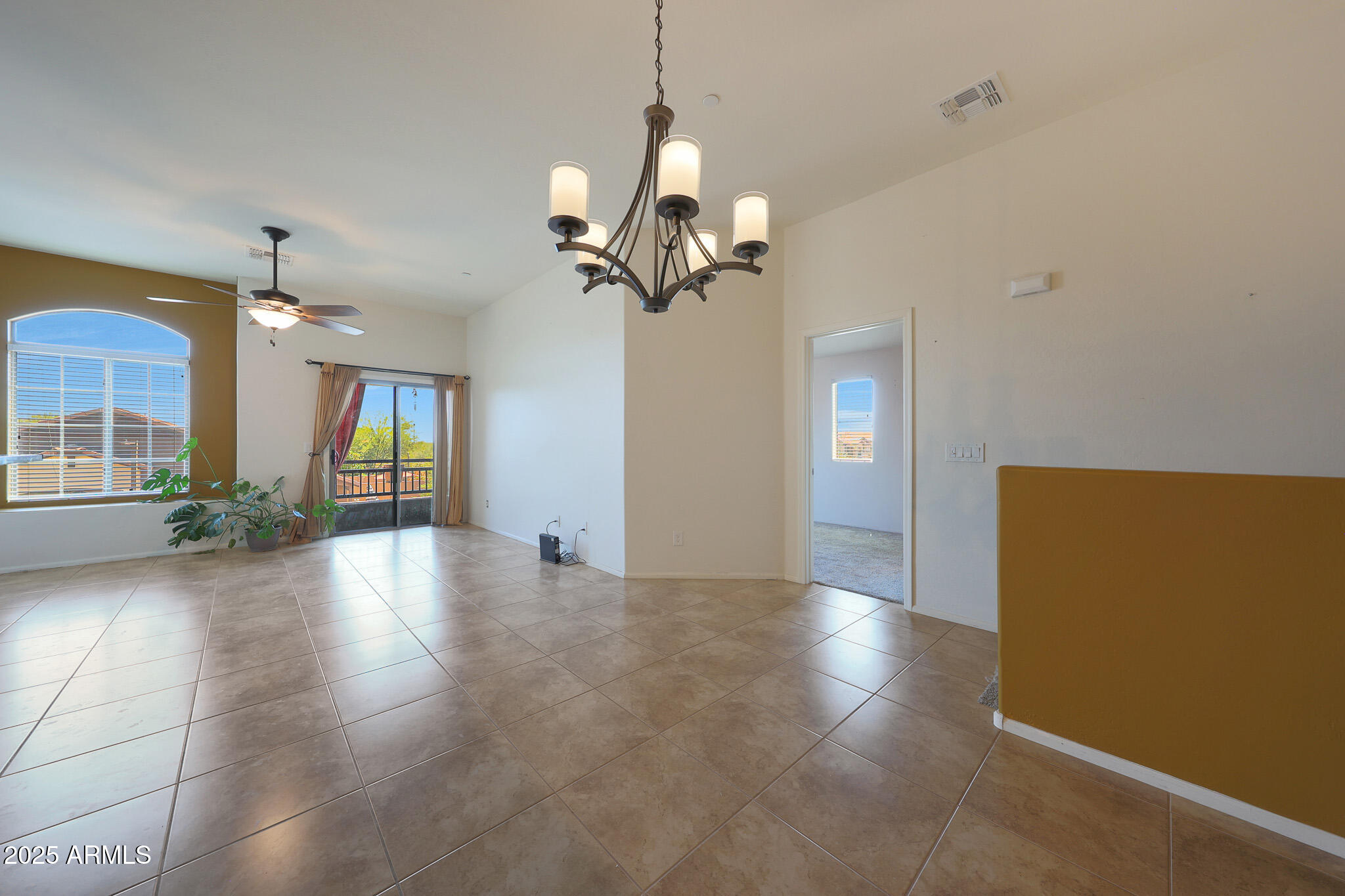 2725 E MINE CREEK Road 2194