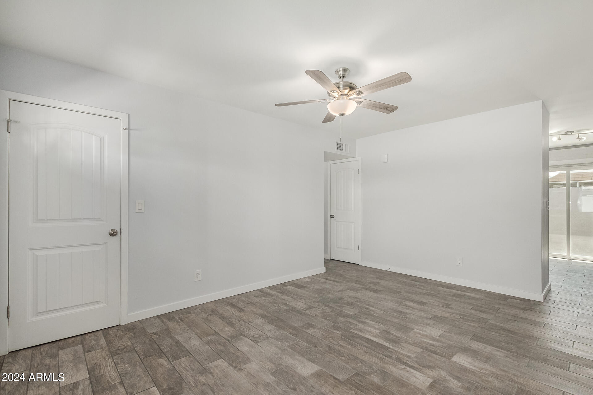 1118 S MCCLINTOCK Drive