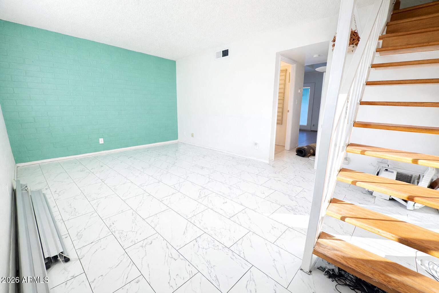 8210 E GARFIELD Street K15