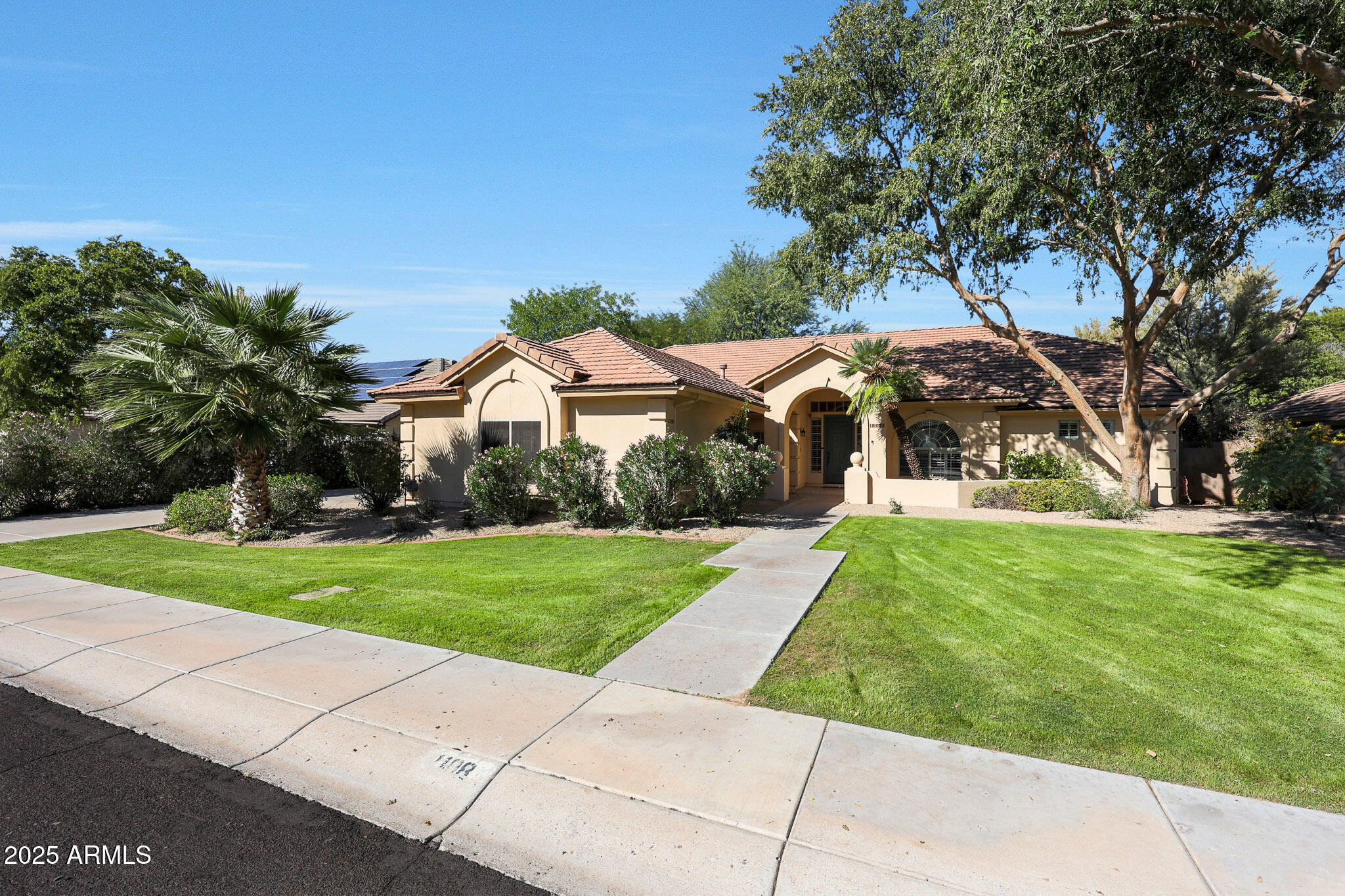 1108 W LAS PALMARITAS Drive