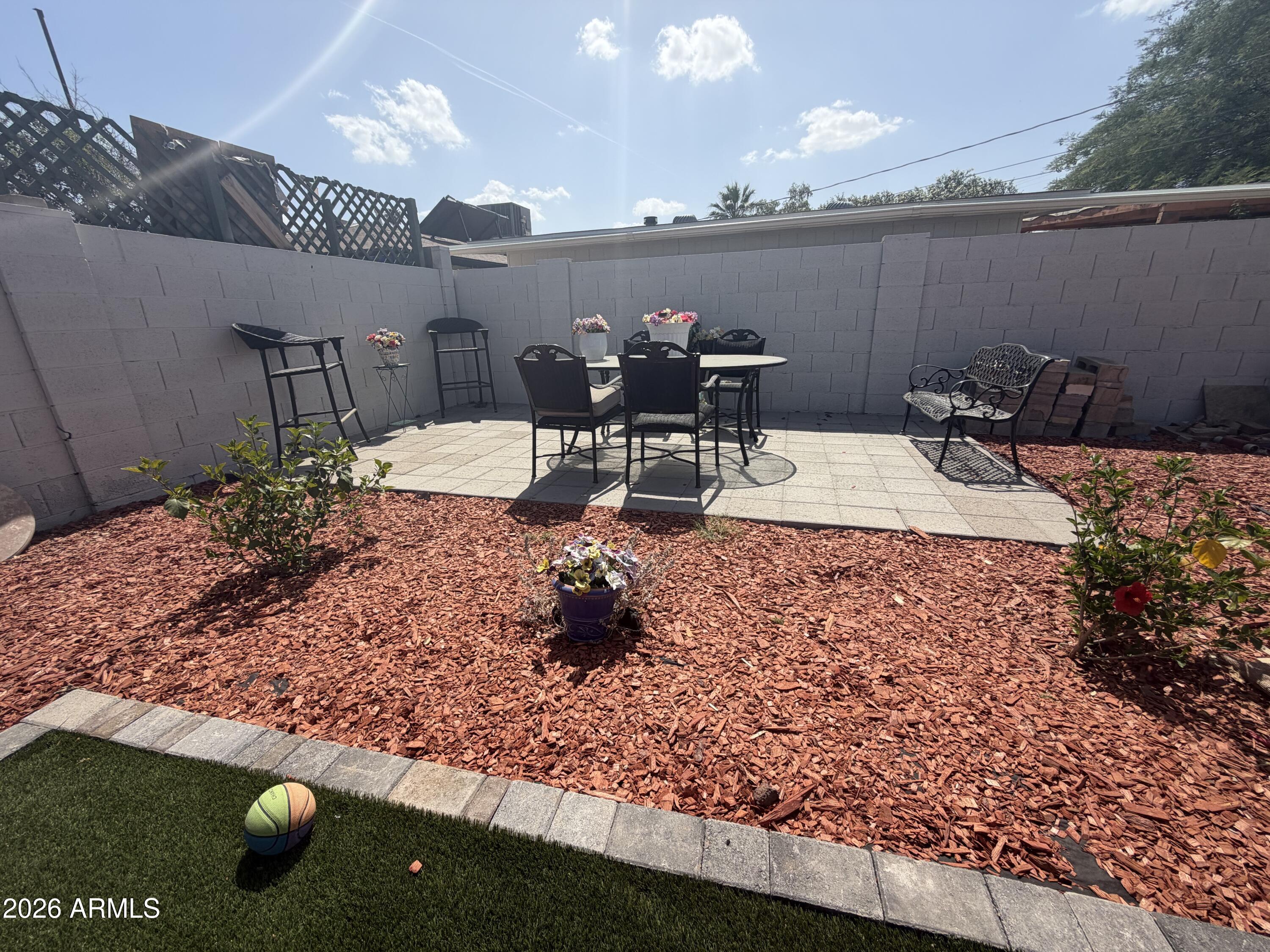 SUNSET BOWL - Residential
