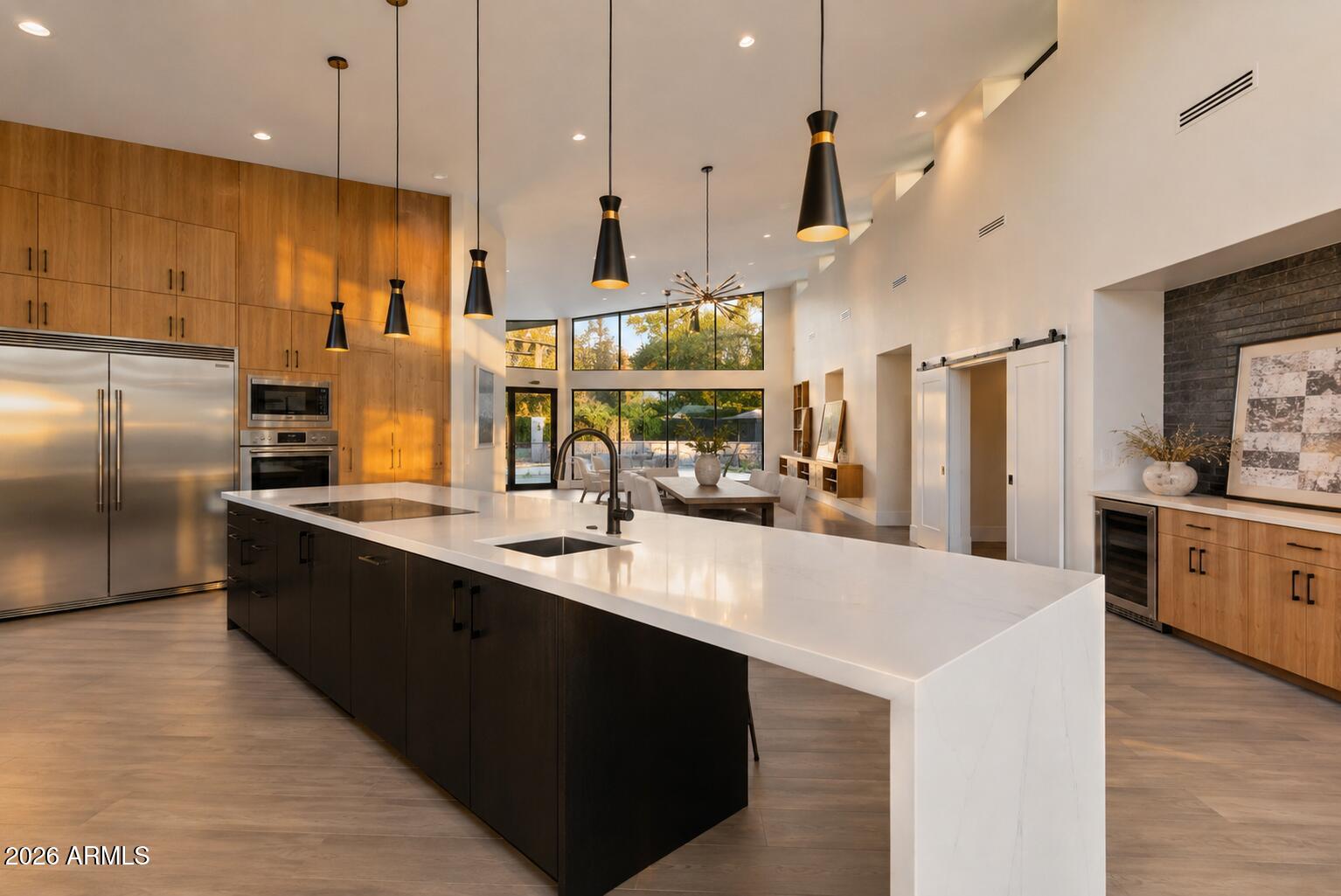 525 W LAMAR Road W