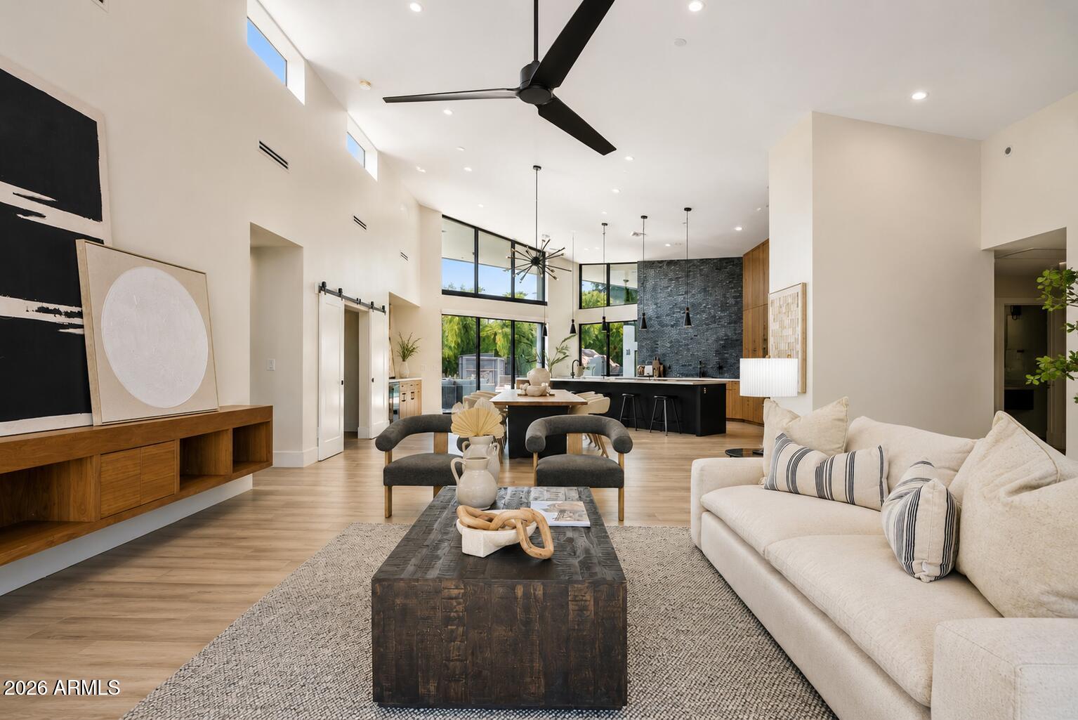 525 W LAMAR Road W