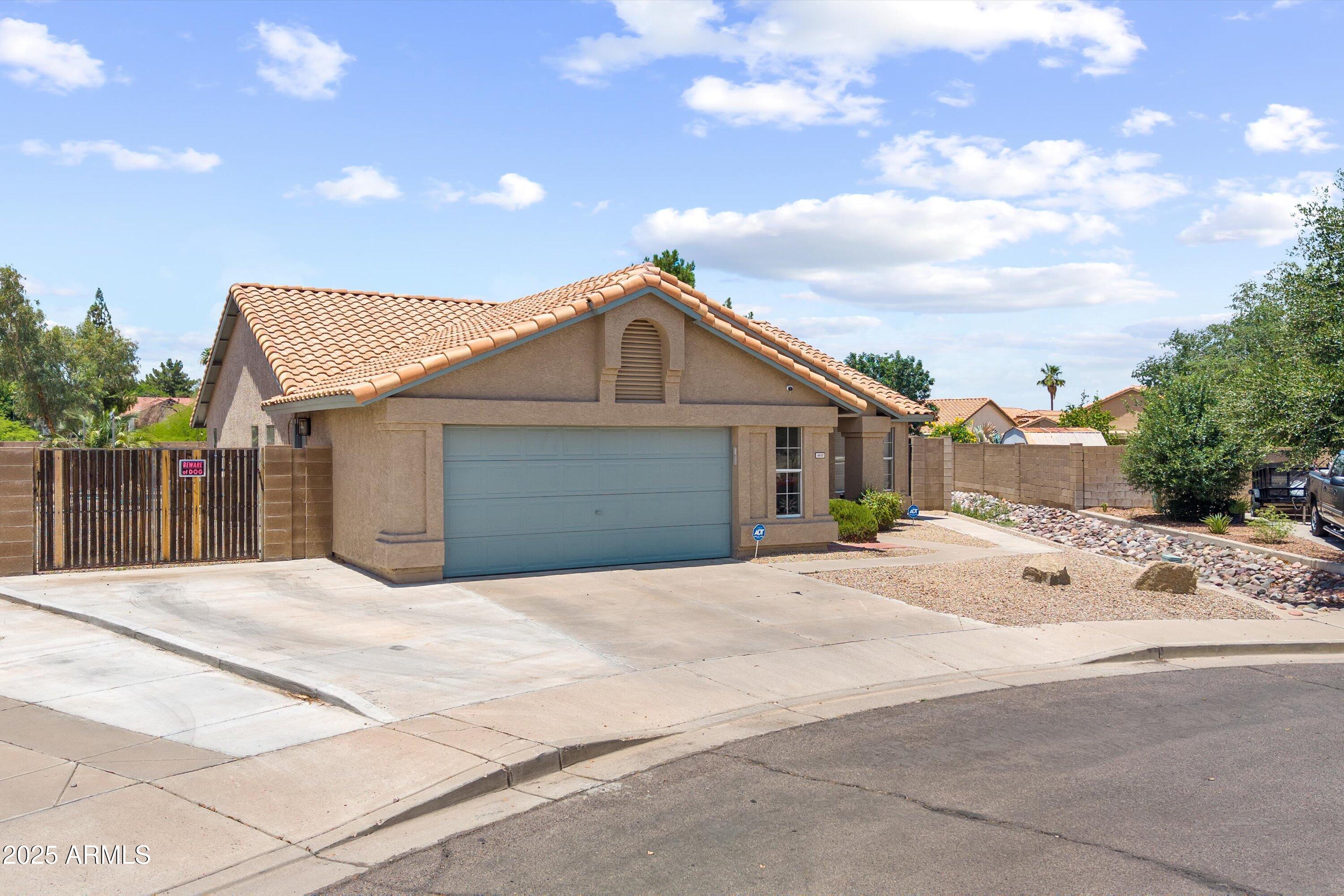1672 W BUTLER Drive