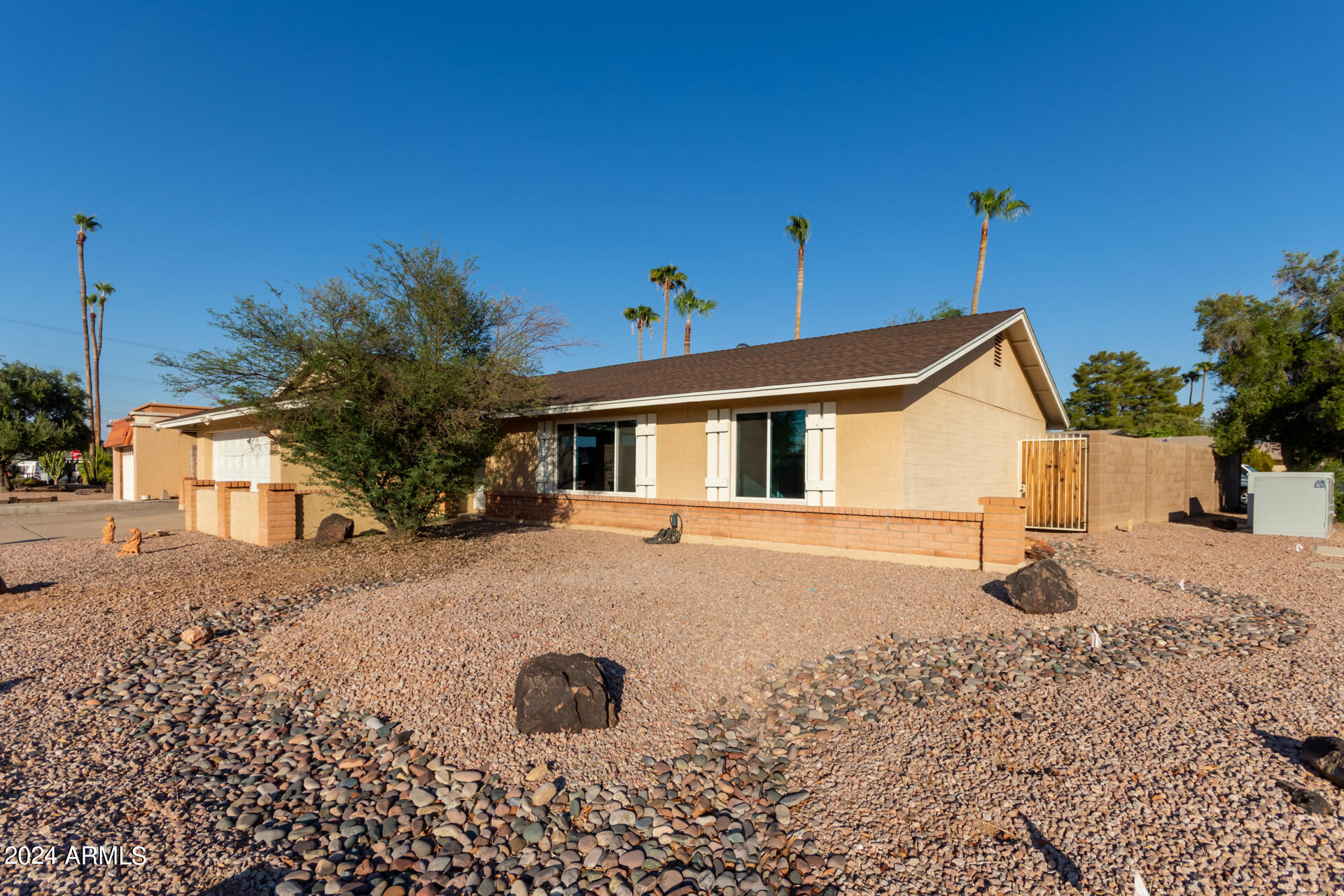 2705 W SUMMIT Place