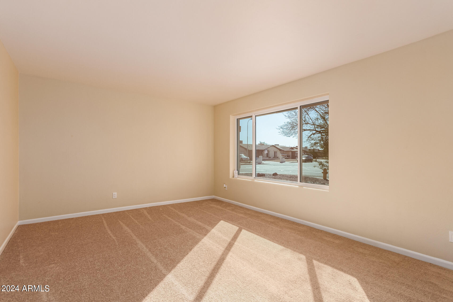 2705 W SUMMIT Place