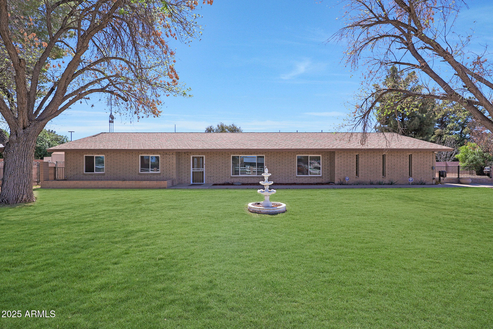 3177 E REDFIELD Road