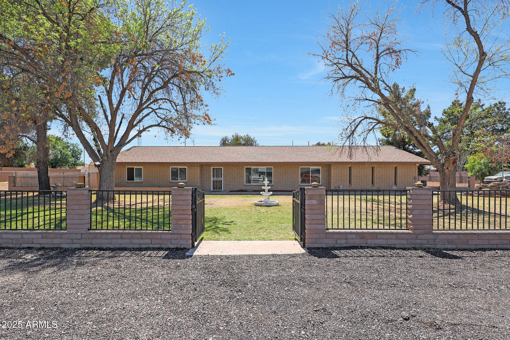 3177 E REDFIELD Road