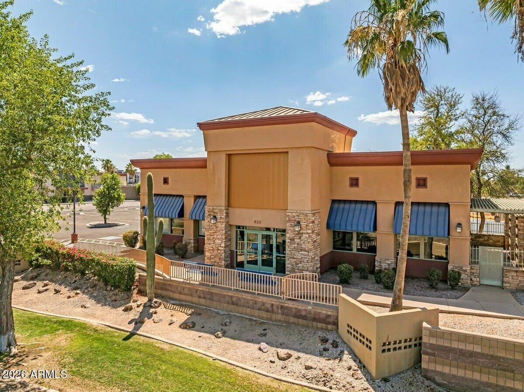 Photo of 920 S Gilbert Road, Gilbert, AZ 85296 (MLS # 7048078)