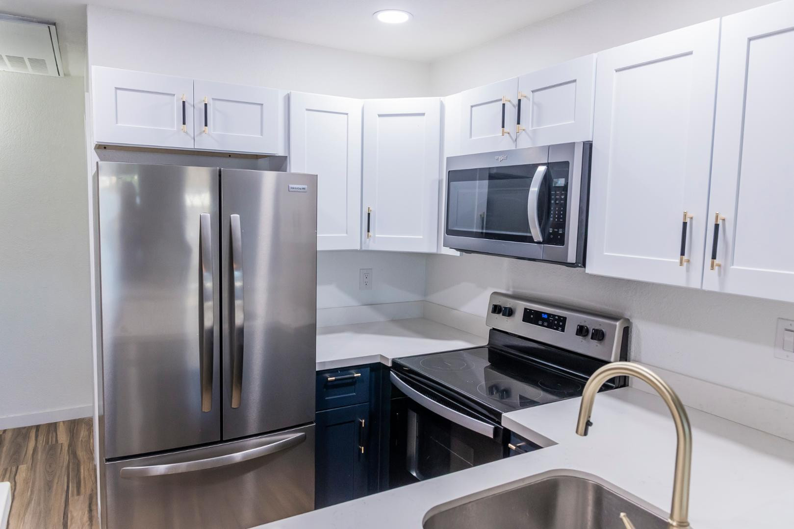 2301 E University Drive Unit 173