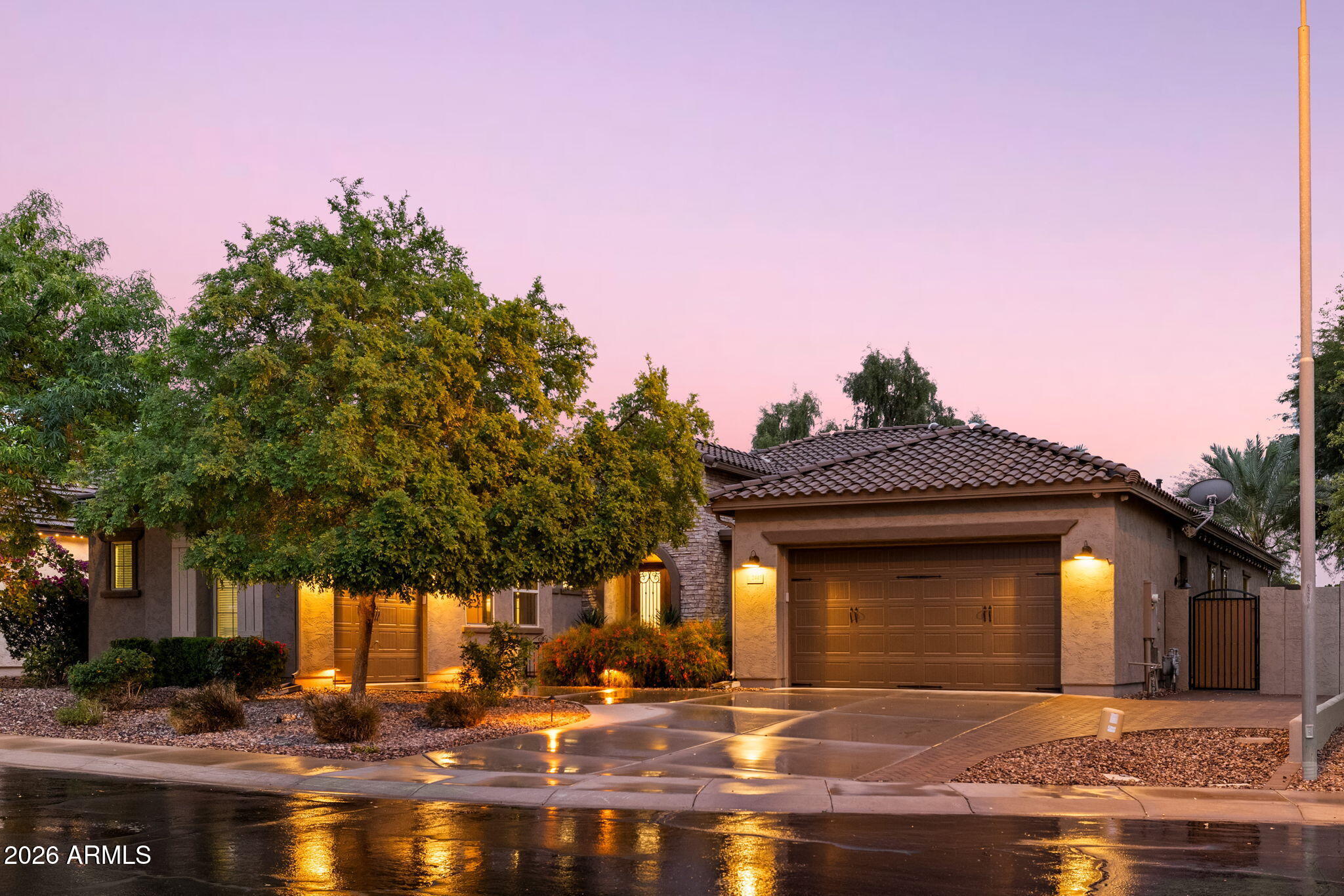 2445 W WILDHORSE Drive