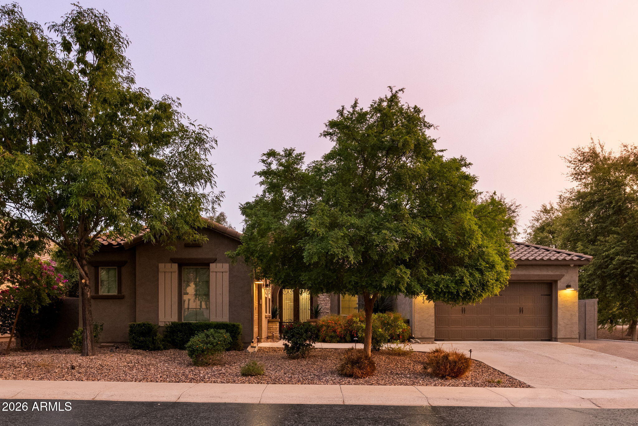 2445 W WILDHORSE Drive