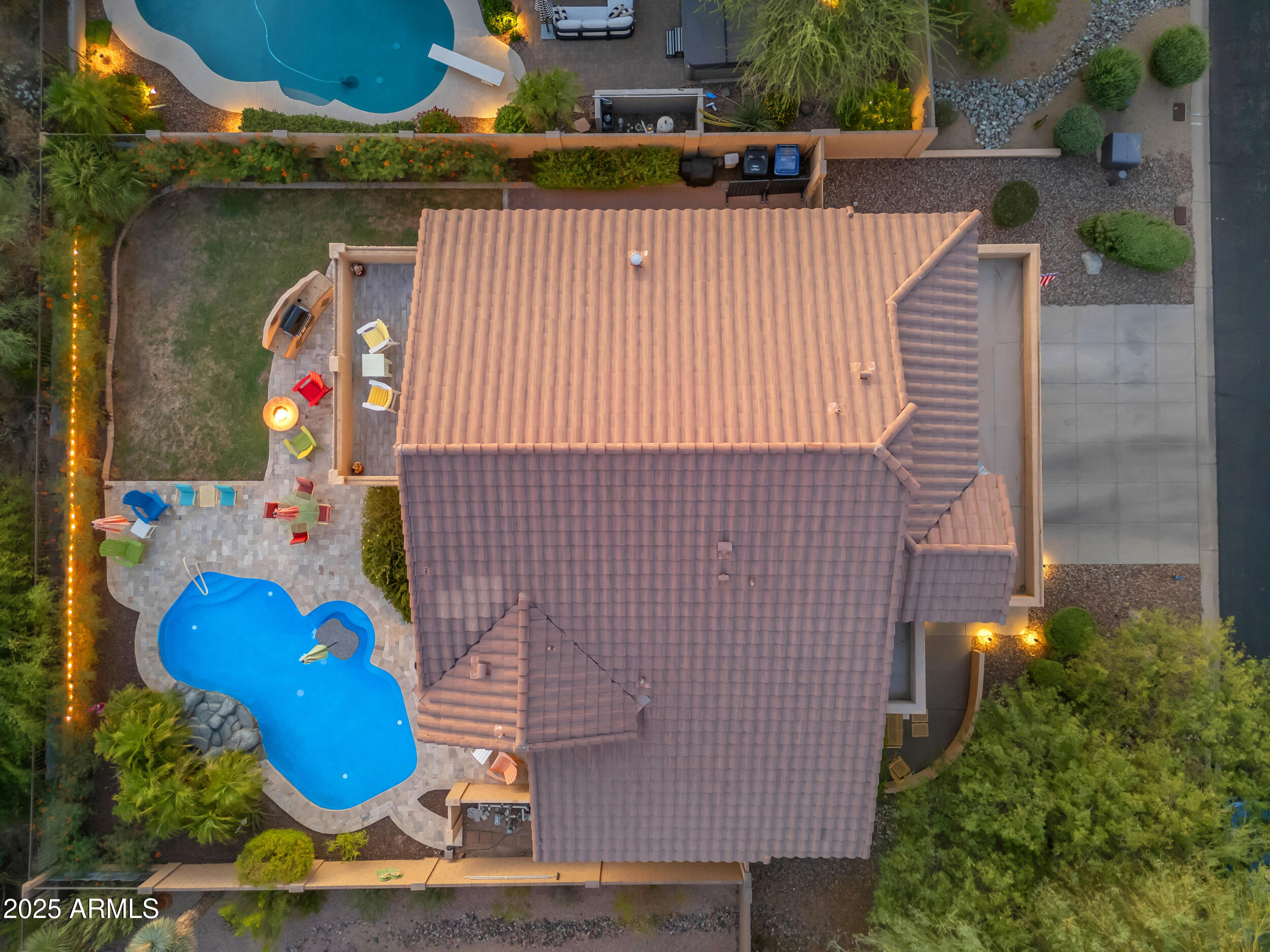 3060 N RIDGECREST -- 84