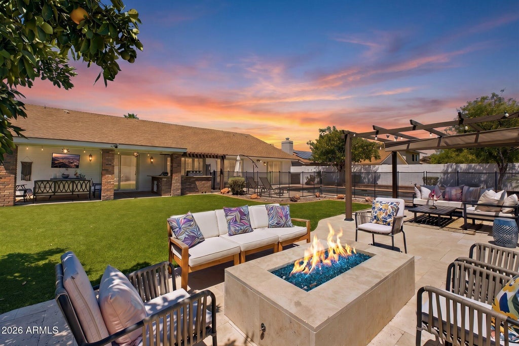 Photo of 5221 E Paradise Lane, Scottsdale, AZ 85254 (MLS # 7031691)