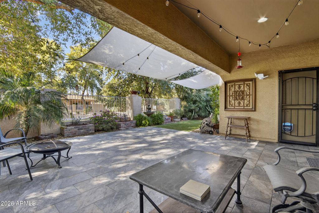 Photo of 3935 W Roundabout Circle, Chandler, AZ 85226 (MLS # 6976172)