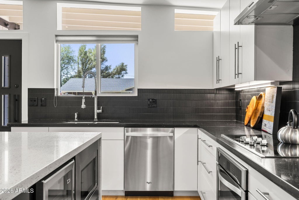 Photo of 3402 E Sells Drive, Phoenix, AZ 85018 (MLS # 7072163)