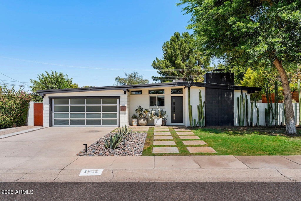 Photo of 3402 E Sells Drive, Phoenix, AZ 85018 (MLS # 7072163)
