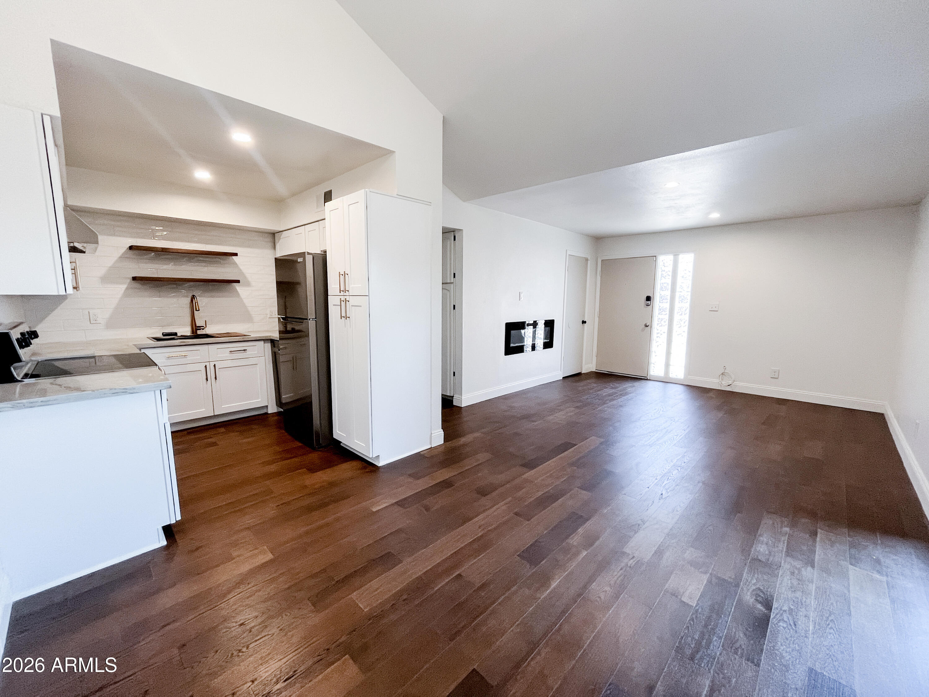 Properties 1 925 S ACAPULCO Lane C