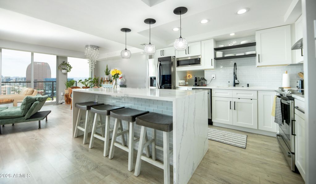 Photo of 2323 N Central Avenue #1702, Phoenix, AZ 85004 (MLS # 7010333)