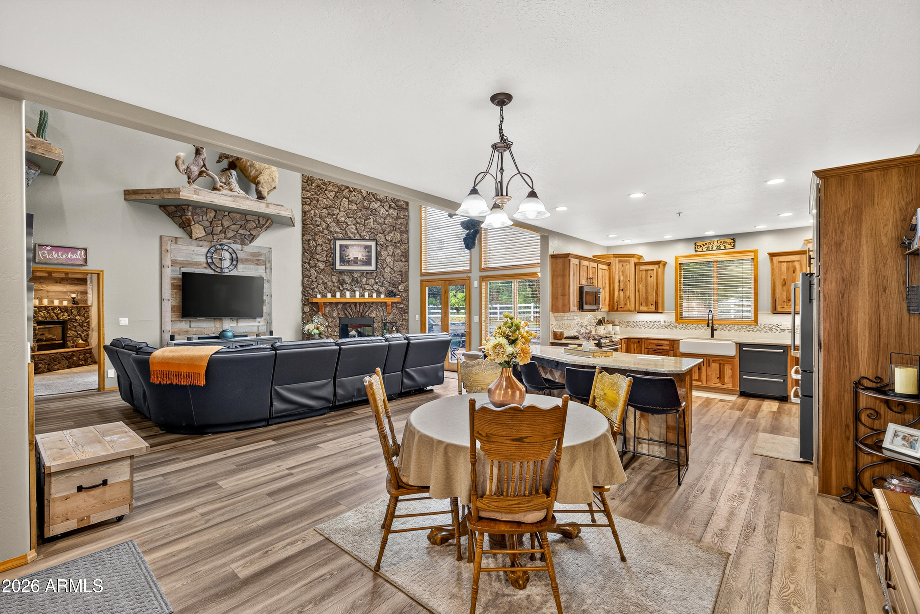 2705 W Creighton Drive