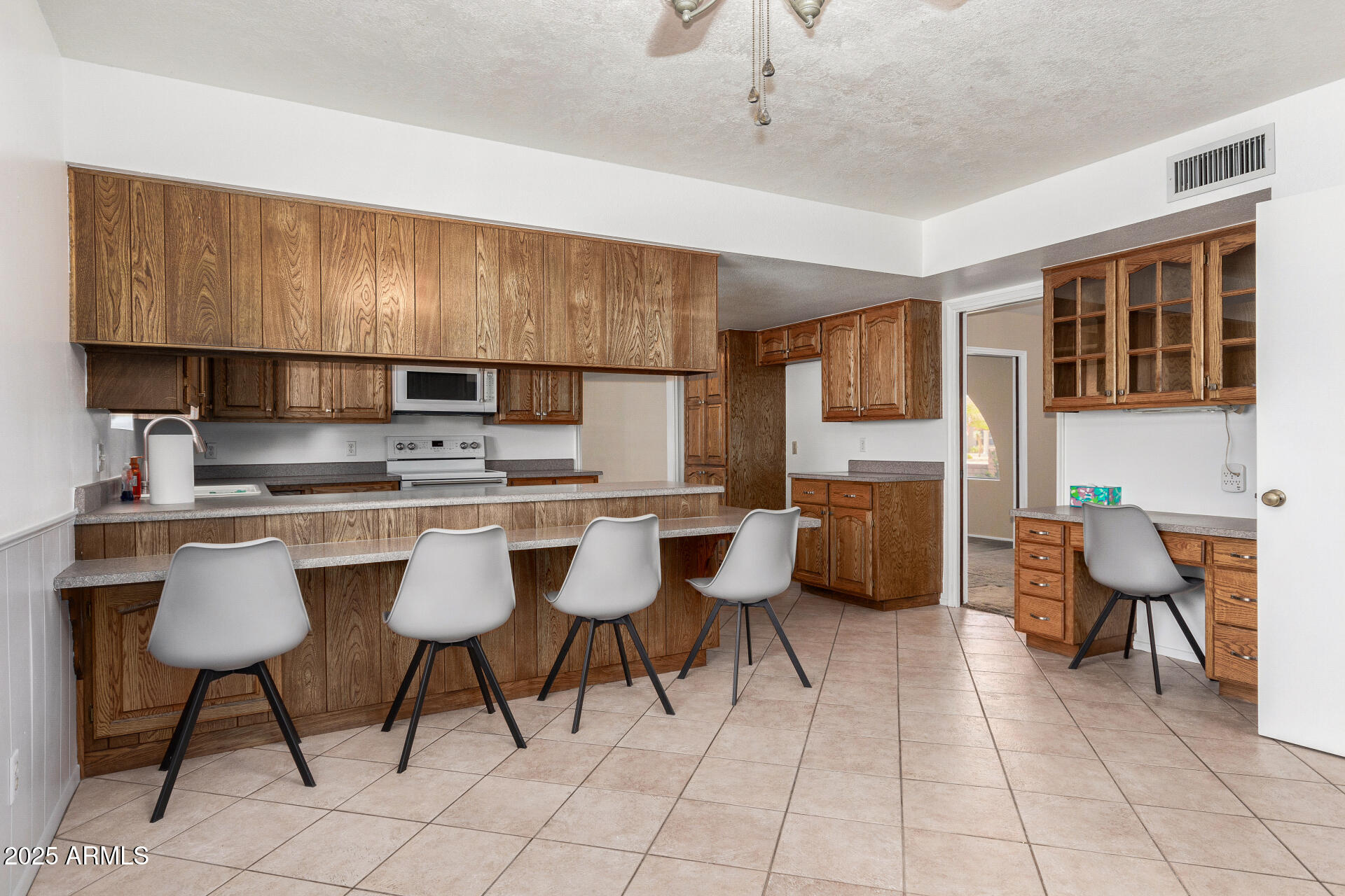 1004 E GEMINI Drive