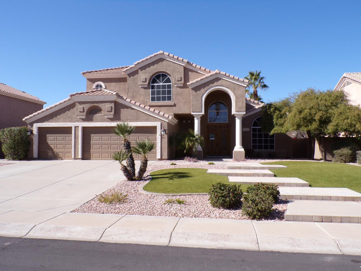 710 W Mountain Vista Drive