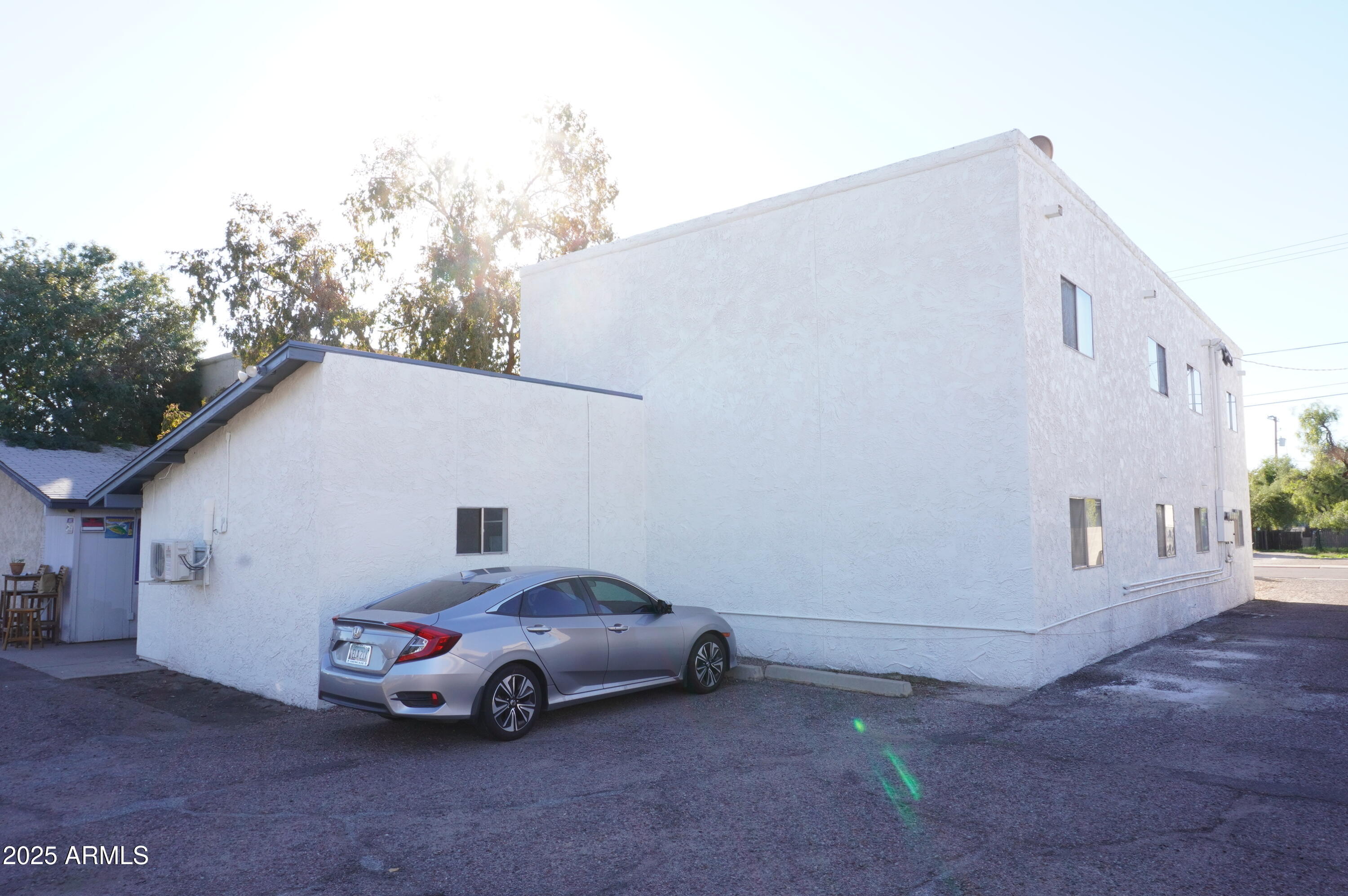 1101 S FARMER Avenue